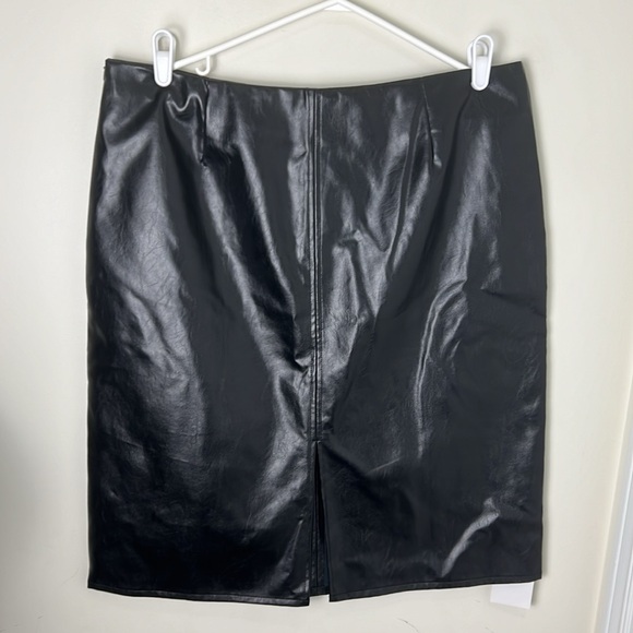 Yong Go Faux Leather Skirt Size XXL - Picture 4 of 10